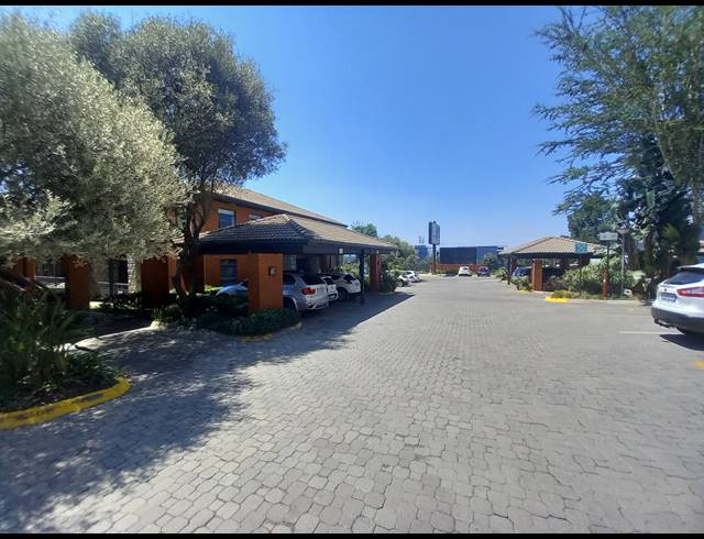 409M² OFFICE TO LET IN BRYANSTON